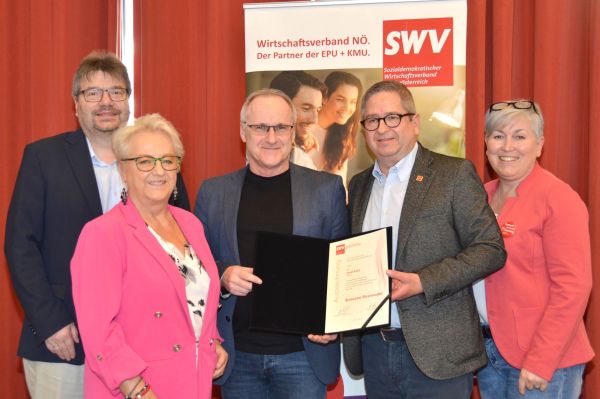 Bronzene Ehrennadel für Josef Kohl